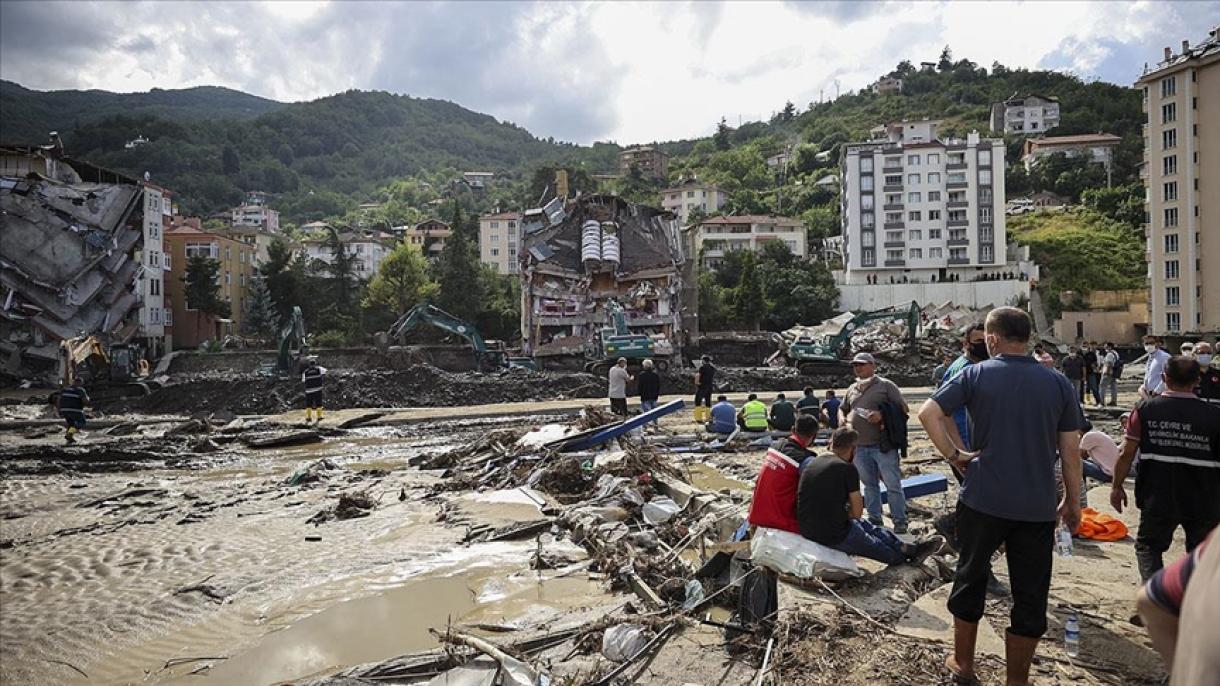 Sale a 51 le vittime delle alluvioni che hanno devastato tre citta' in Turchia