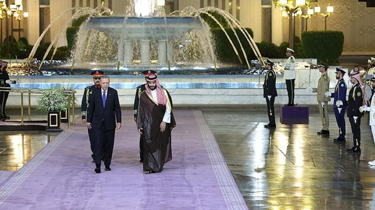 Erdogan visitou a Arábia Saudita e reuniu com o Príncipe herdeiro Salman
