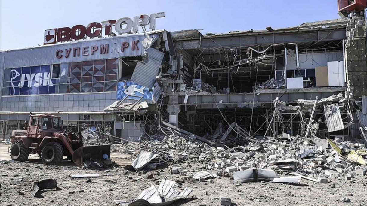 Az orosz támadás rongált meg egy bevásárlóközpontot Harkivban