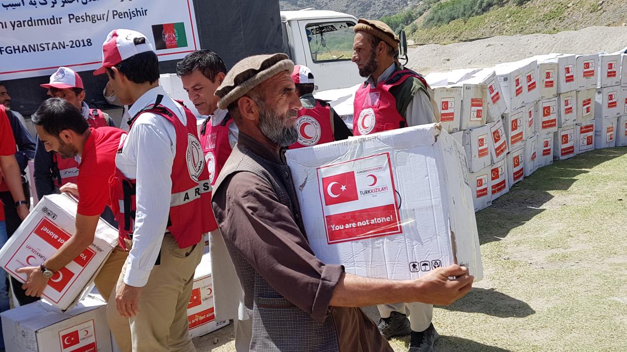 افغانستان، سیلاب سے متاثرہ افراد کو ترک ہلال احمر کی امداد
