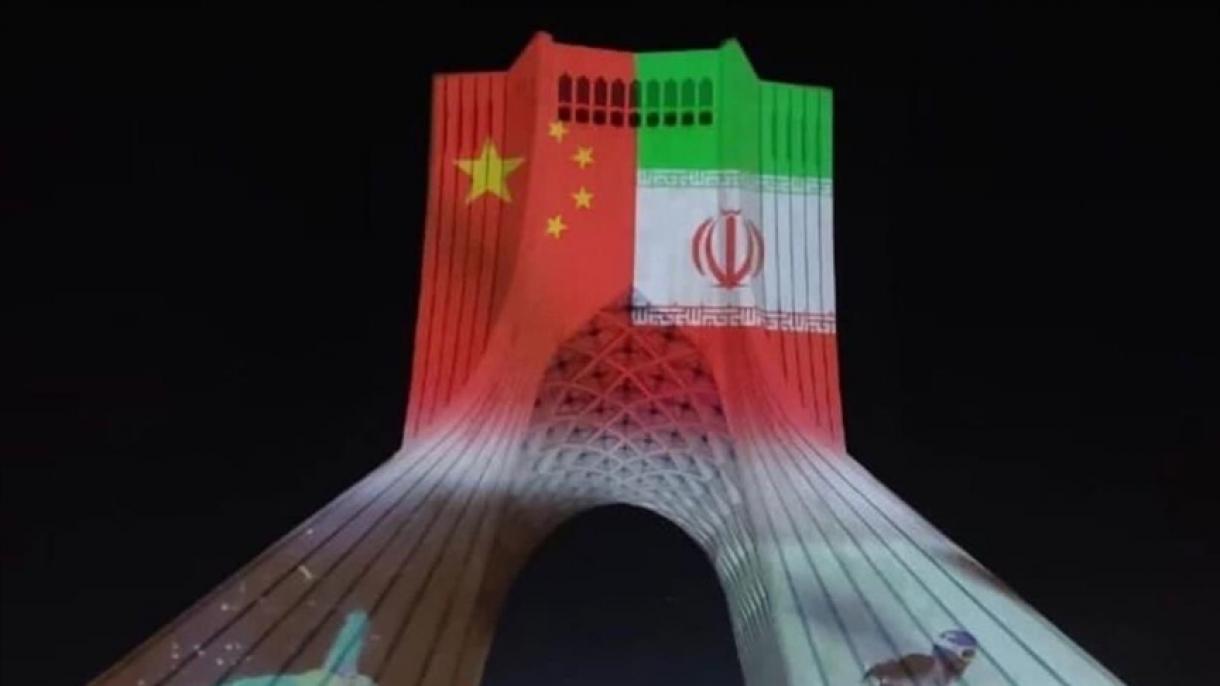 ناراحتی مردم ایران از نمایش پرچم چین روی برج آزادی و پاسخ شهرداری تهران