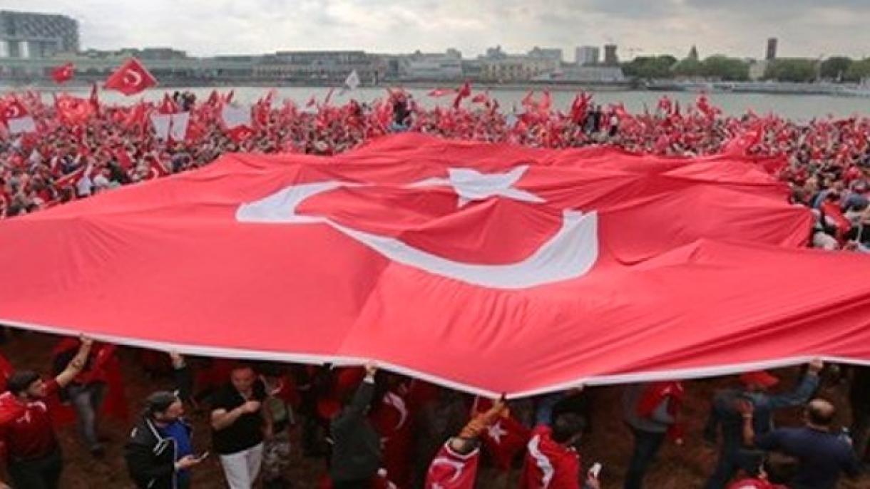 İstanbul final mitinqini 7 dildə izləmək üçün   http://www.trt.net.tr/miting/