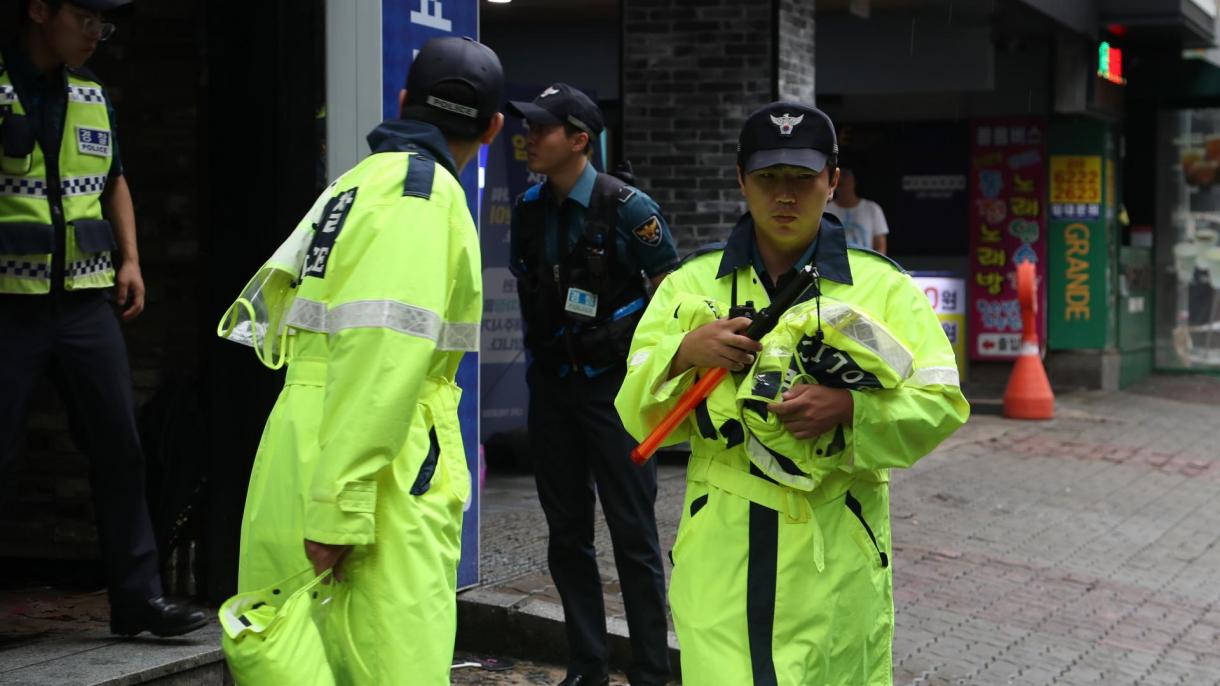 韩国一高层建筑部分坍塌   至少6人失踪