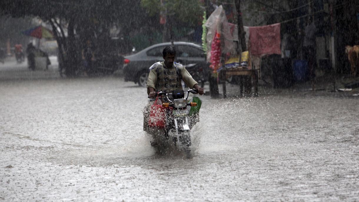 Pakistanda yağan leysan yağışları nәticәsindә beş nәfәr dә ölüb