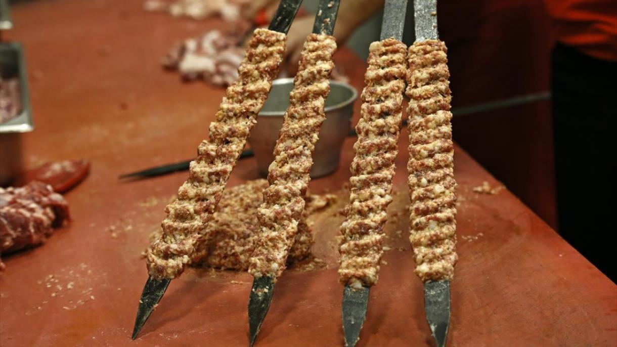 آیا اینهارا میدانید؟-آیا میدانید که کباب آدانا یکی از شناخته شده ترین غذاهای تورکی است