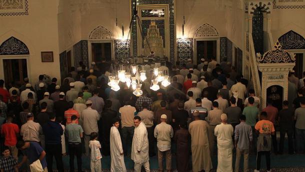 اقامه «نماز تراویح» برای نخستین بار در مرکز فرهنگ و تمدن ترکیه در آمریکا