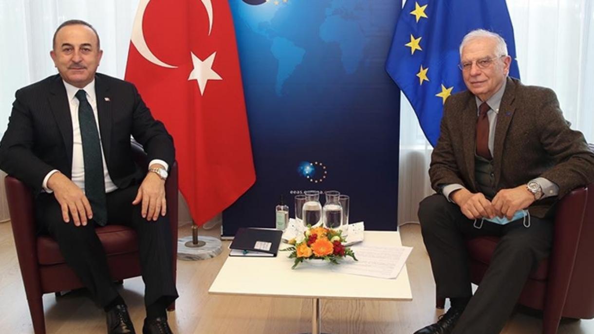 Çavuşoğlu: "Vamos cooperar com Borrell para dar continuidade à agenda positiva"