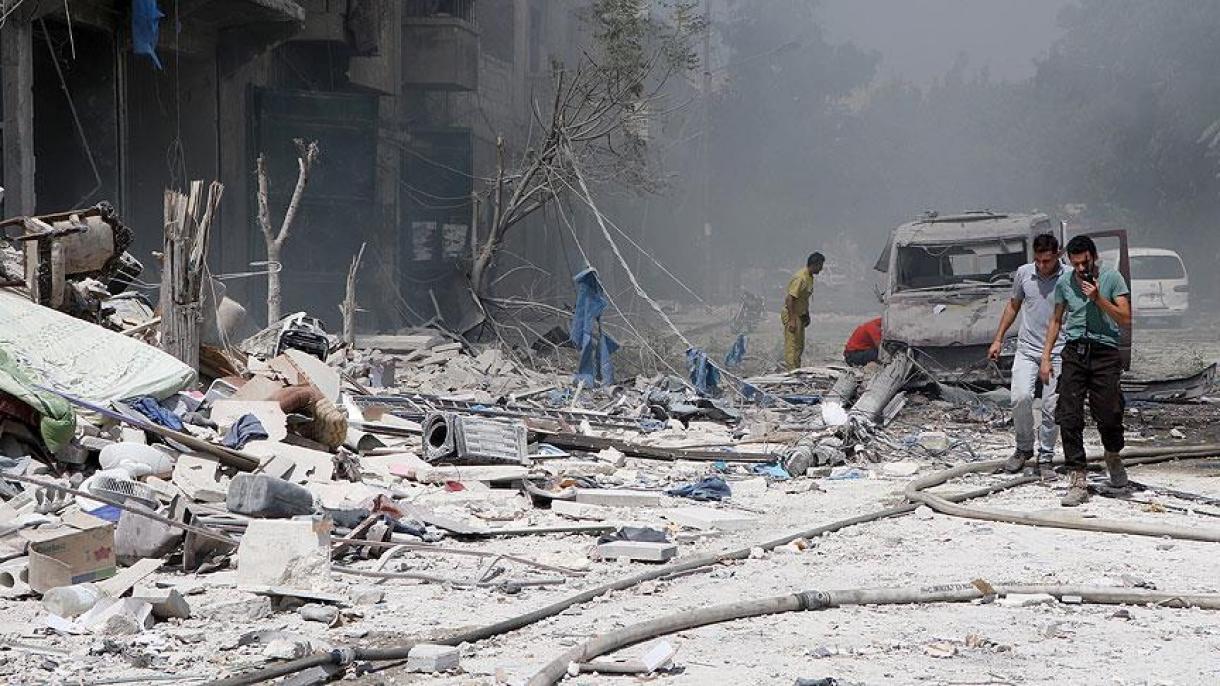 په حلب کې   د فاتحې  په مراسمو  د هوايي  برید له امله  قتل عام رامنخته شو.