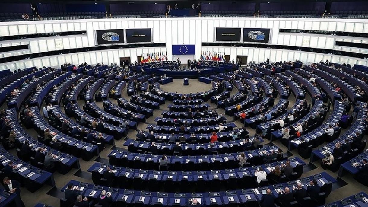 Европа Парламенти Венгриядан күмөн саноодо