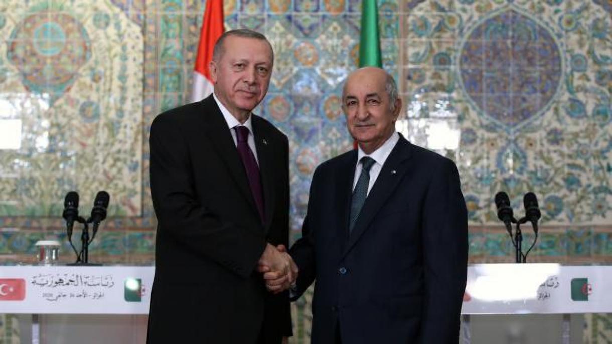 土耳其与阿尔及利亚两国总统电话会谈