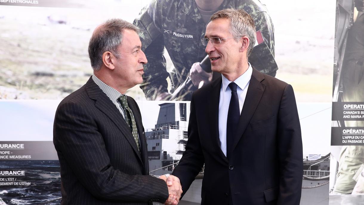 Ministro de Defensa Nacional se reúne con el secretario general de la OTAN en Bruselas