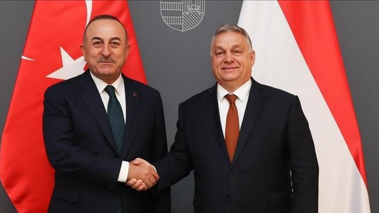 Il ministro Cavusoglu in visita ufficiale in Ungheria
