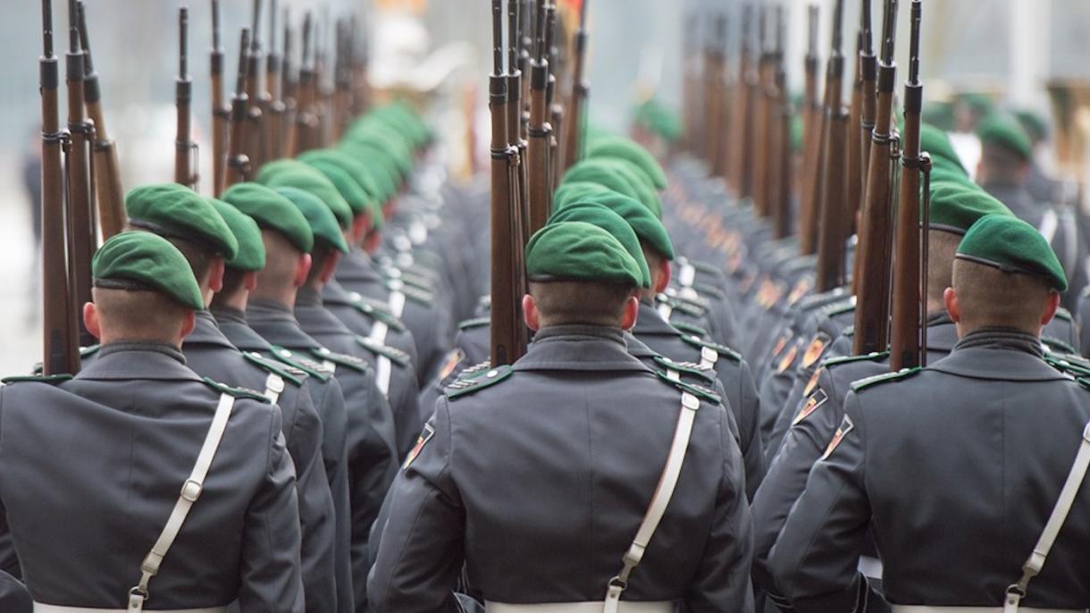 Germania mette all’ordine del giorno il servizio militare obbligatorio