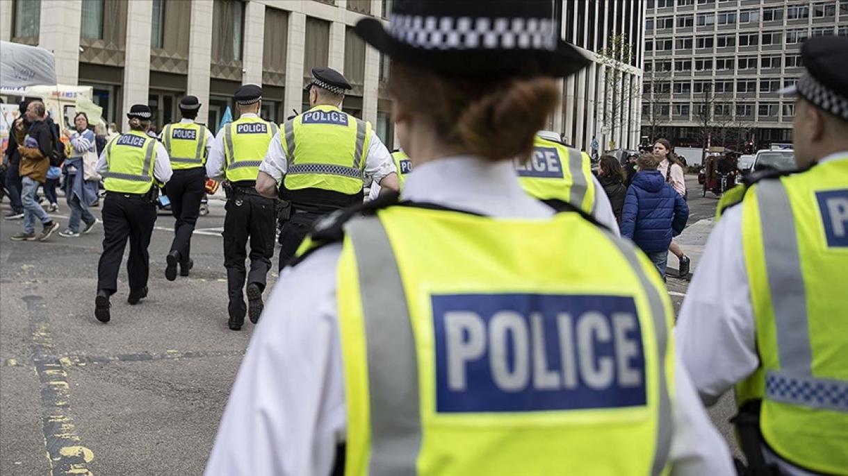 پلیس انگلستان در پی یافتن مهاجمی که مردی سالمند را به آتش کشید