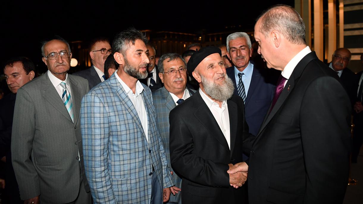 اردوغان در ضیافت افطار با رهبران افکارعمومی گردهم آمد