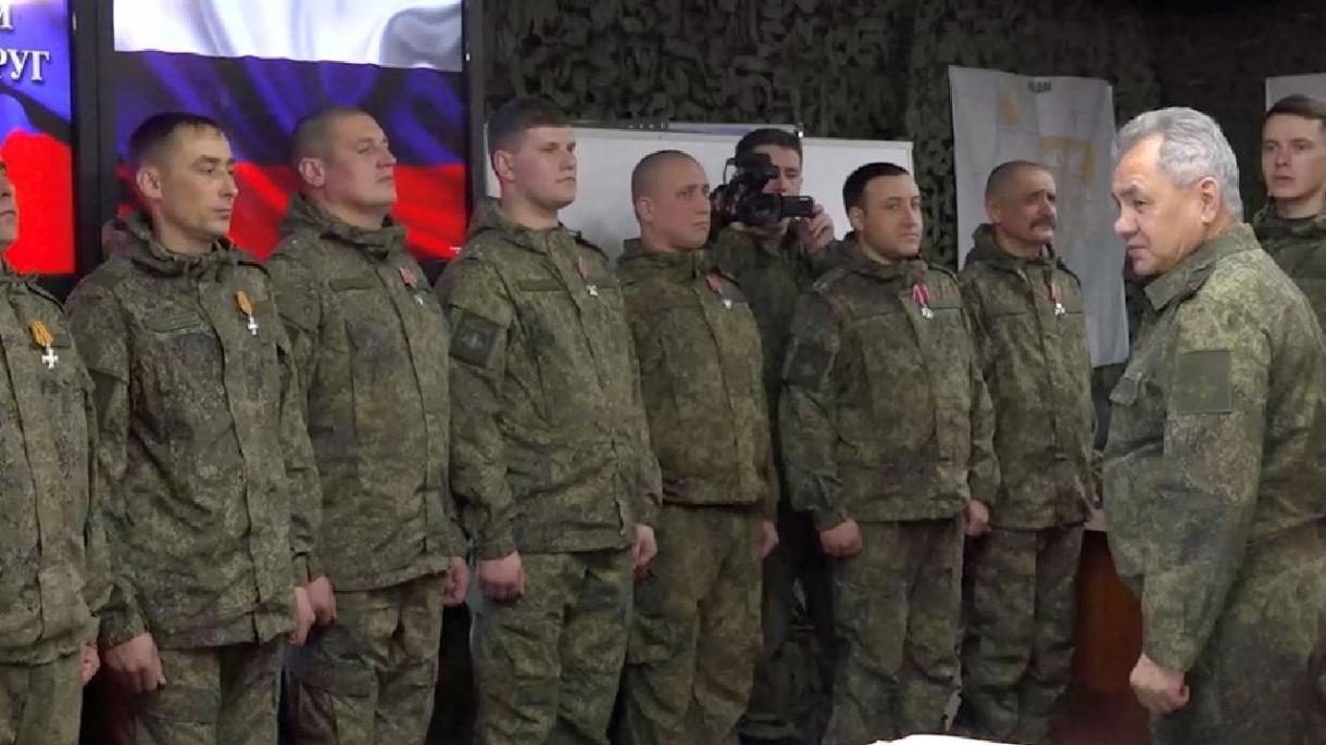 وزیر دفاع روسیه از نیروهای روسی درگیر در جنگ اوکراین بازدید کرد