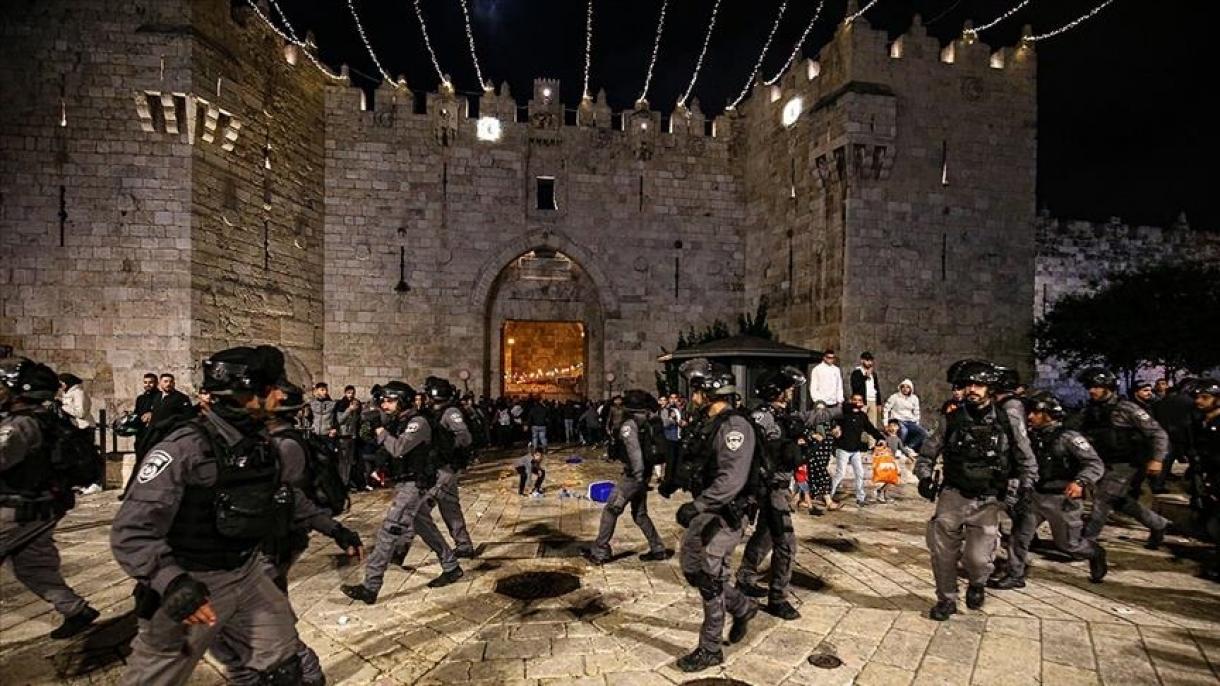 Израелската полиция обсипа със звукови бомби палестинците в Ерусалим...