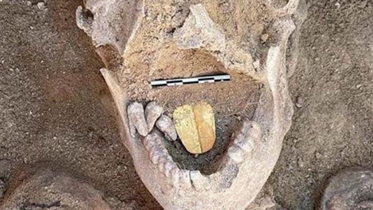 Descubren momias con lenguas de oro en Egipto