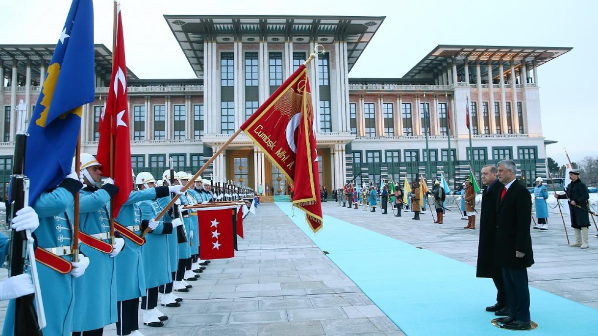 Presidenti Erdogan pret me ceremoni shtetërore homologun kosovar ...