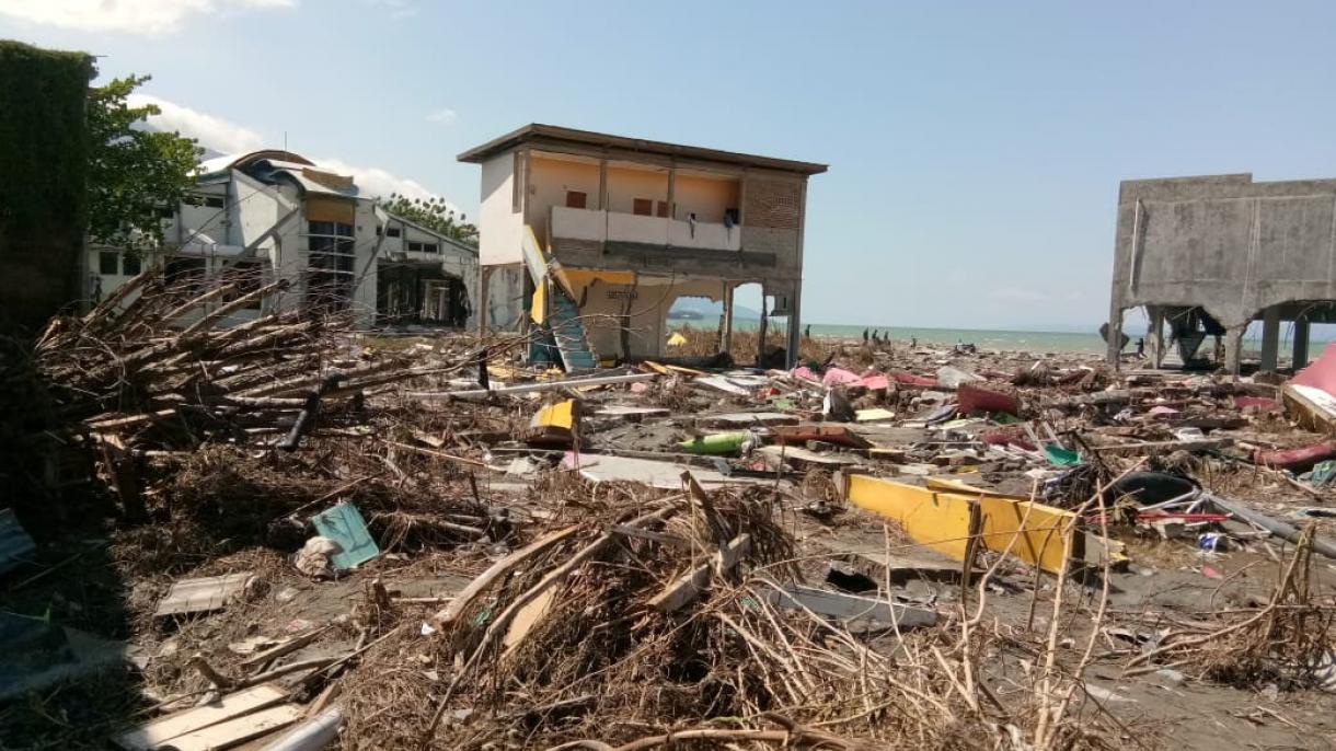 Indonésia: Número de mortes por tsunami atinge 1203