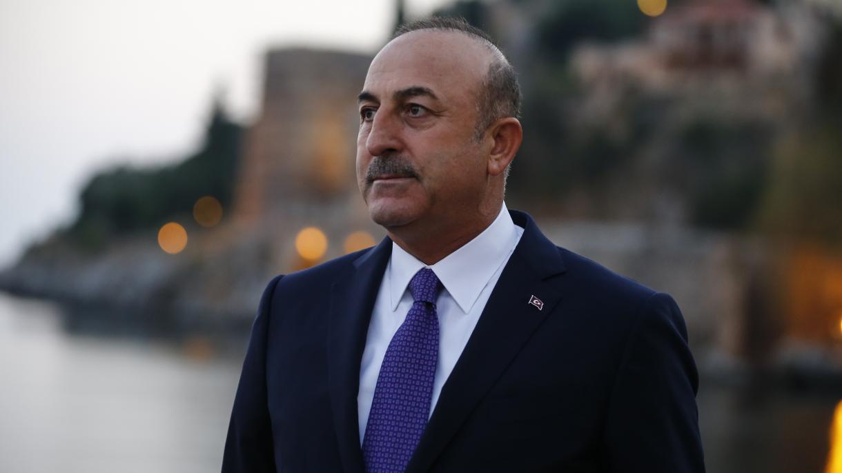 Çavuşoğlu concede entrevista al diario grecochipriota Politis