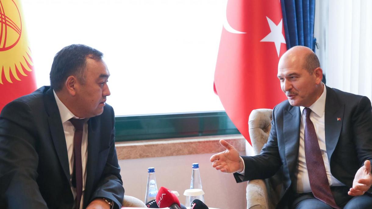 索伊卢与吉尔吉斯斯坦内政部长举行会晤