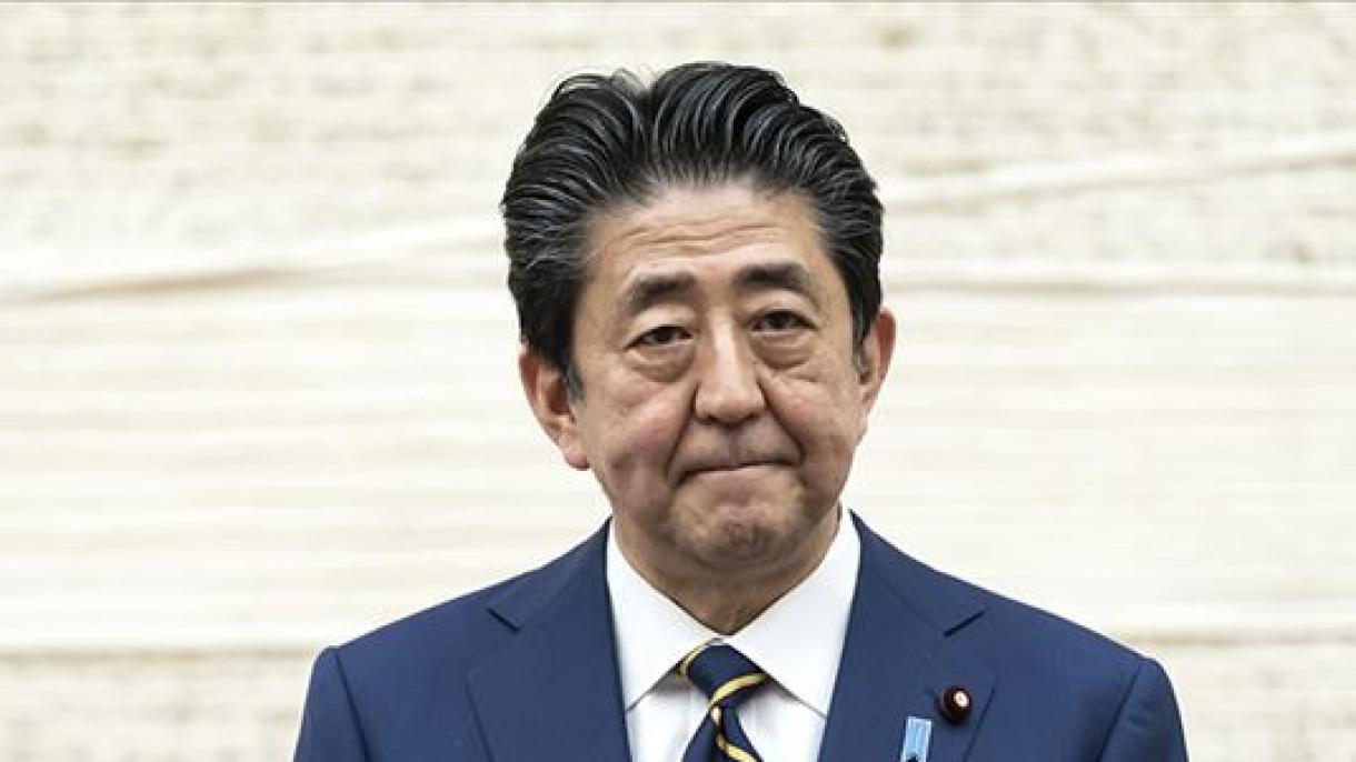 O primeiro-ministro japonês Shinzo Abe demitiu-se