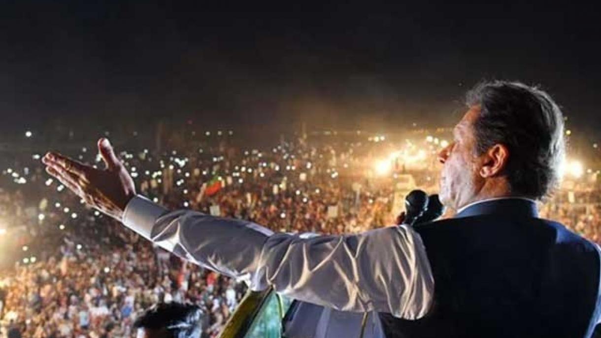 عمران خان جمعہ کو لانگ مارچ کی تاریخ کا اعلان کریں گے