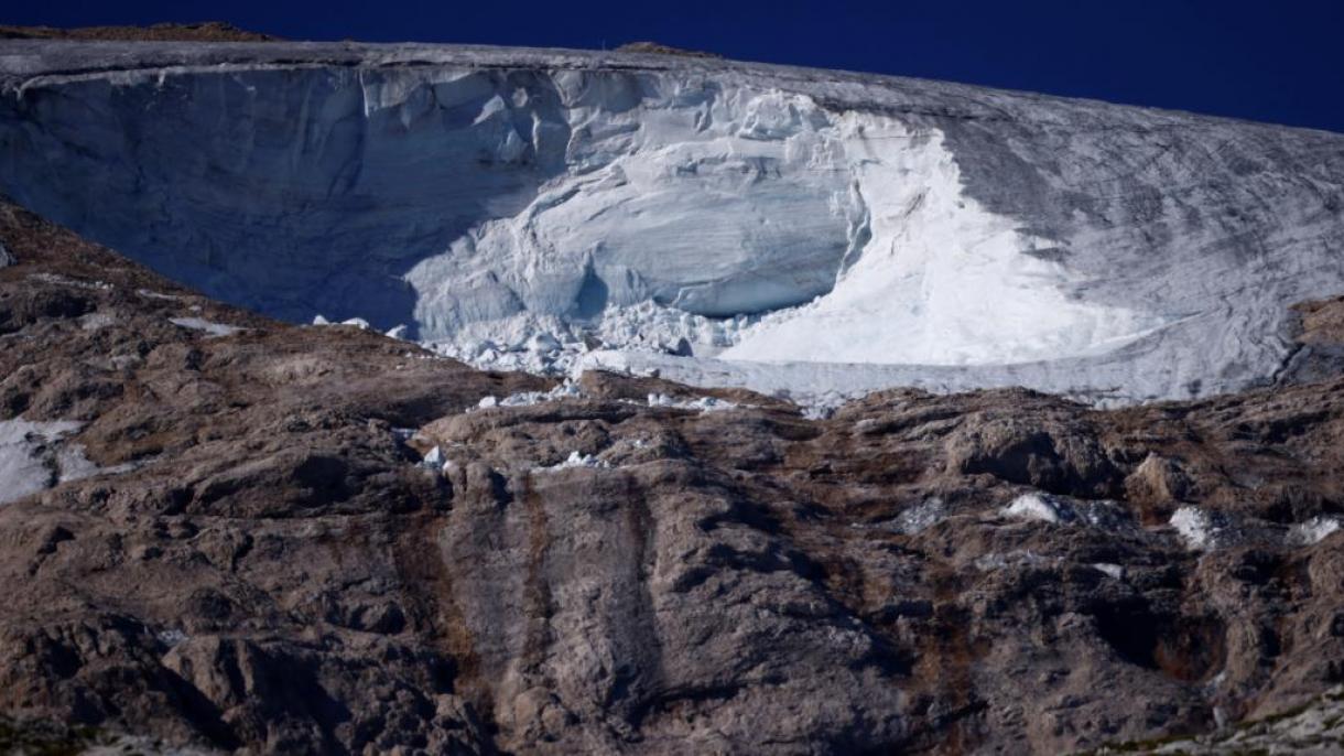 Ha alzado a 9 el número de alpinistas víctimas del colapso de trozo de glaciar en Italia