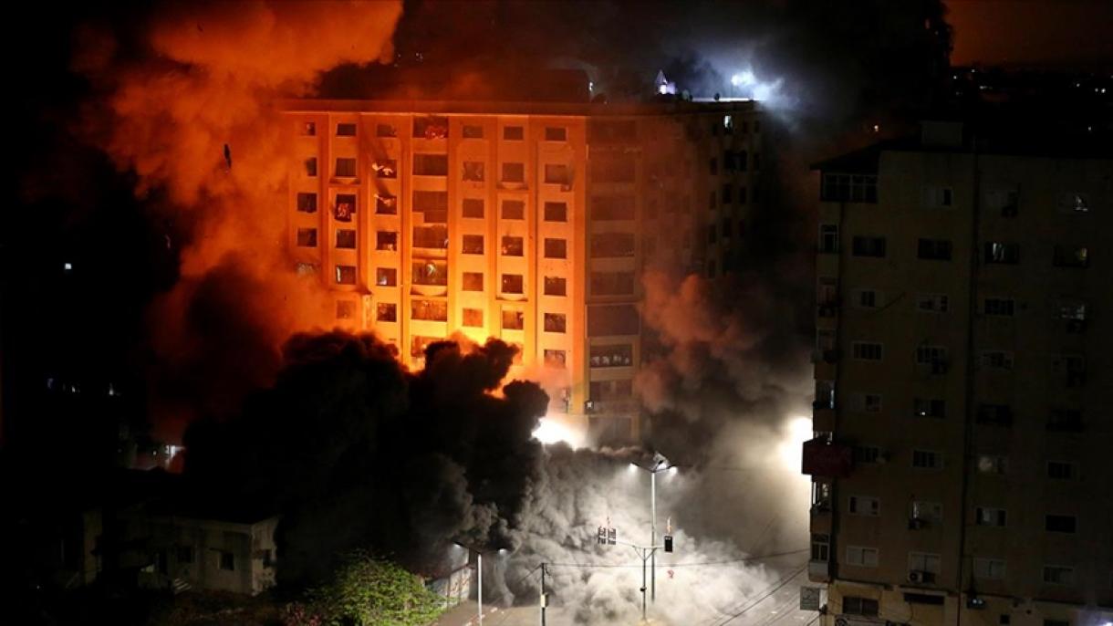 اردوی اسرائیل یک آپارتمان بلند منزل مسکونی در نوار غزه را منهدم کرد