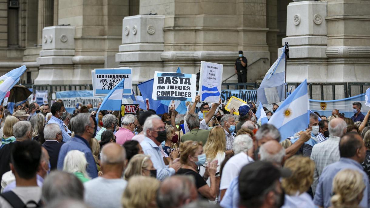 Аргентинада "Адилеттикти жактоо" митинги болду