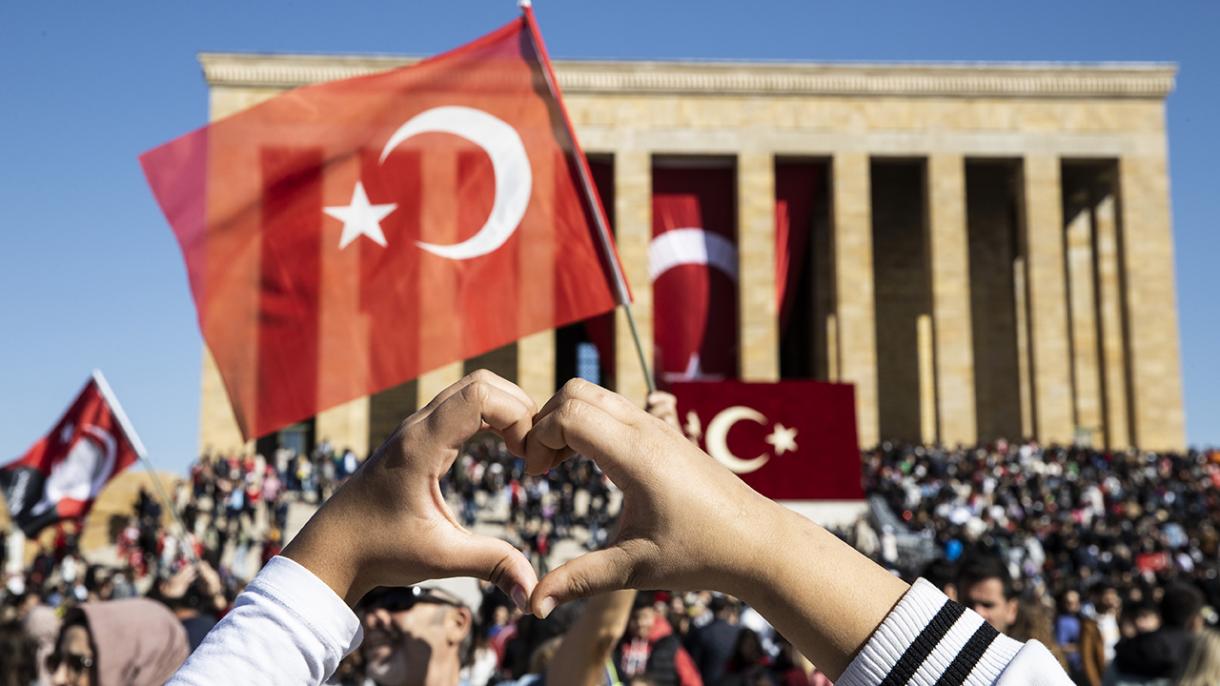 شور و شوق جشن عید جمهوری در سراسر ترکیه