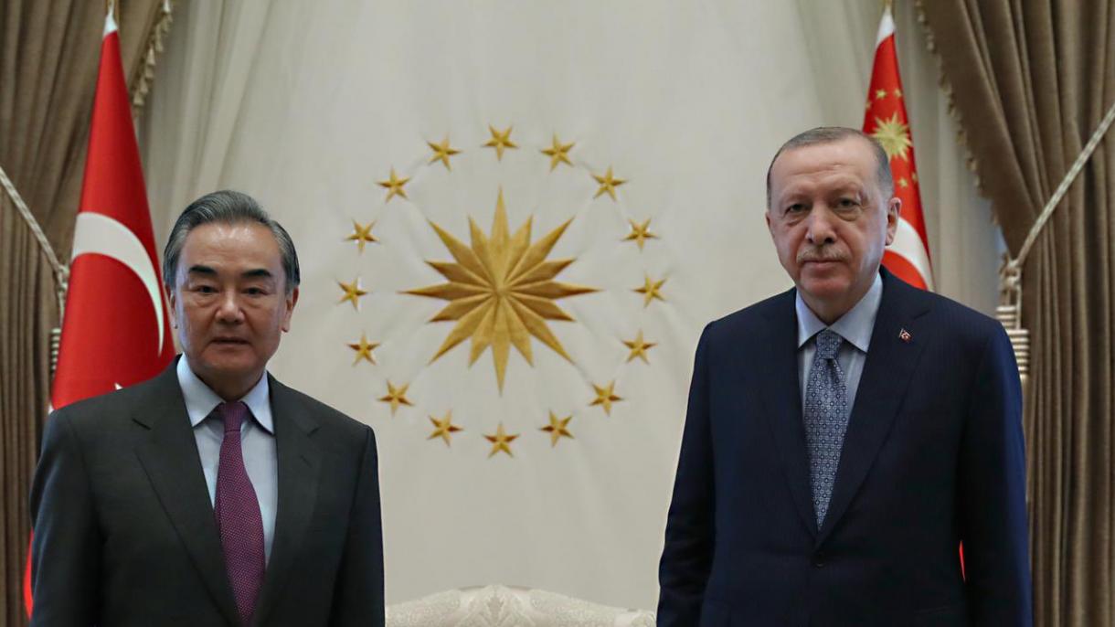 Erdogan ha ricevuto oggi il ministro degli Esteri cinese Wang Yi