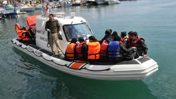 土耳其抓获试图偷渡至希腊岛屿的34名外国人