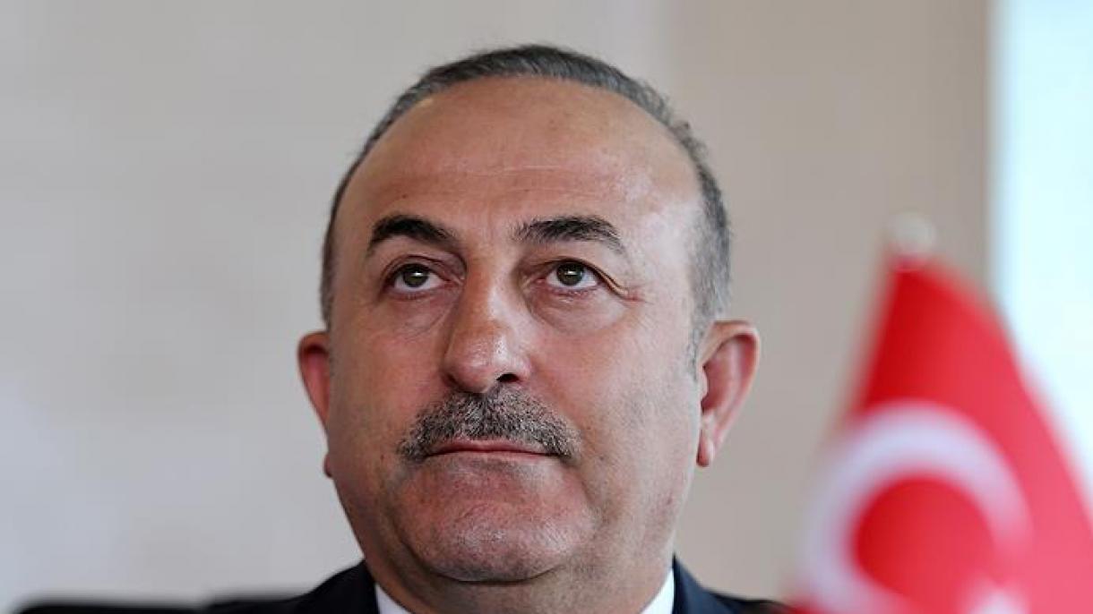 Çavuşoğlu critica a EEUU por formar una alianza con terroristas