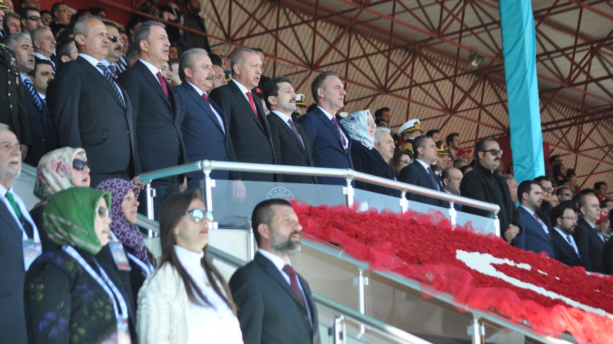 Prezident Erdog'an, Chanakkale dengiz zafarining 104 yilligiga bag'ishlangan marosimga qatnashdi.