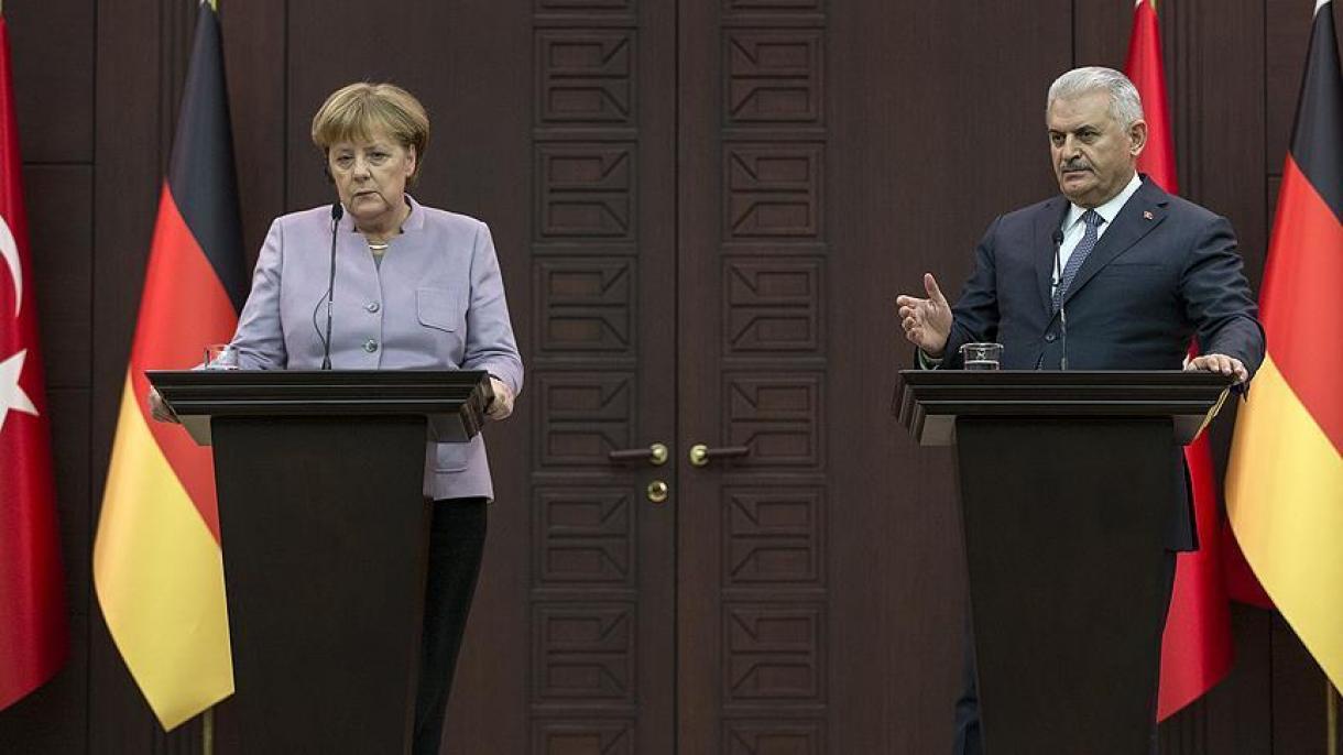 دیدار و گفتگوی نخست وزیران ترکیه و آلمان