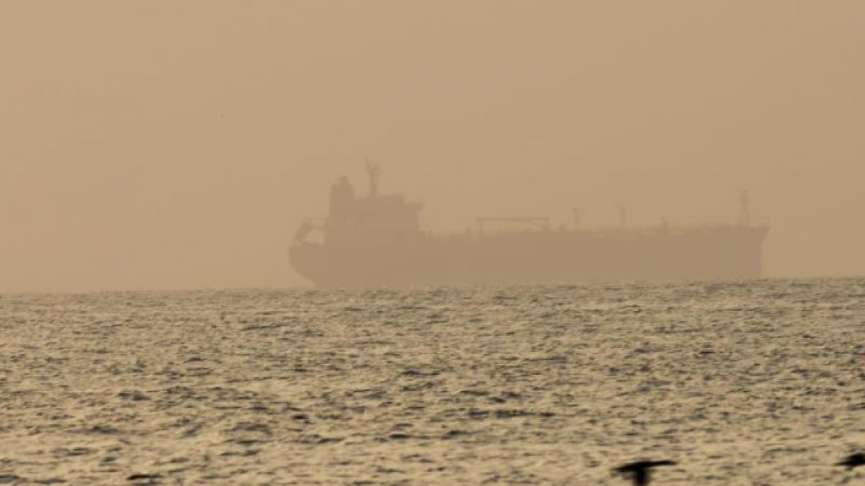 نیروی دریایی ارتش ایران یک کشتی با پرچم جزایر مارشال را توقیف کرد