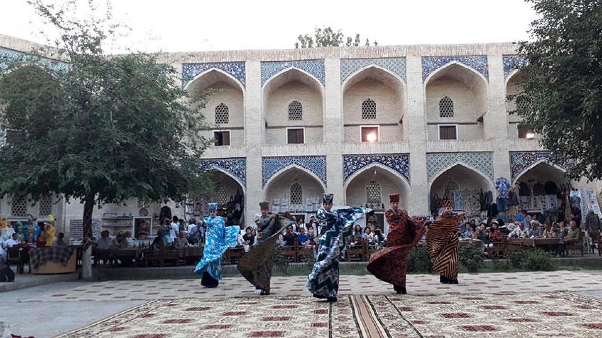 国际丝绸与佐料文化节在乌兹别克斯坦闭幕