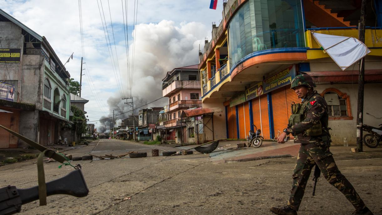 Filippinlerde terror guramasy DAIŞ-e garşy göreş dowam edýär