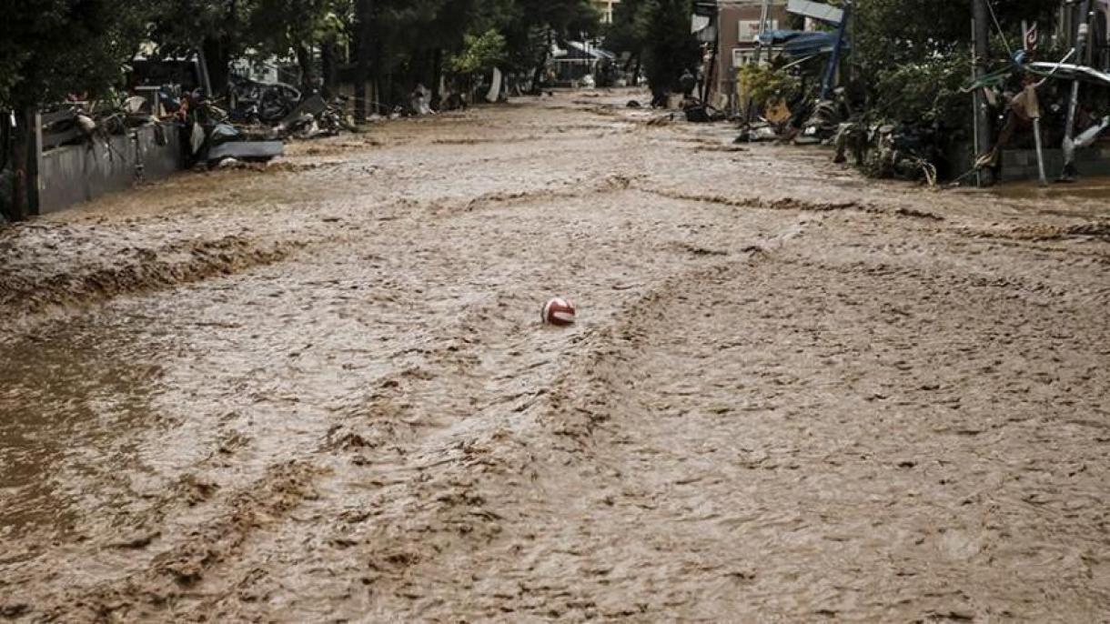 刚果发生洪水  至少100人死亡