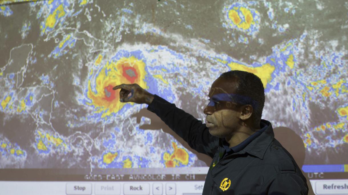 Cuba en pleno preparativos para el huracán Matthew, el quinto de la temporada