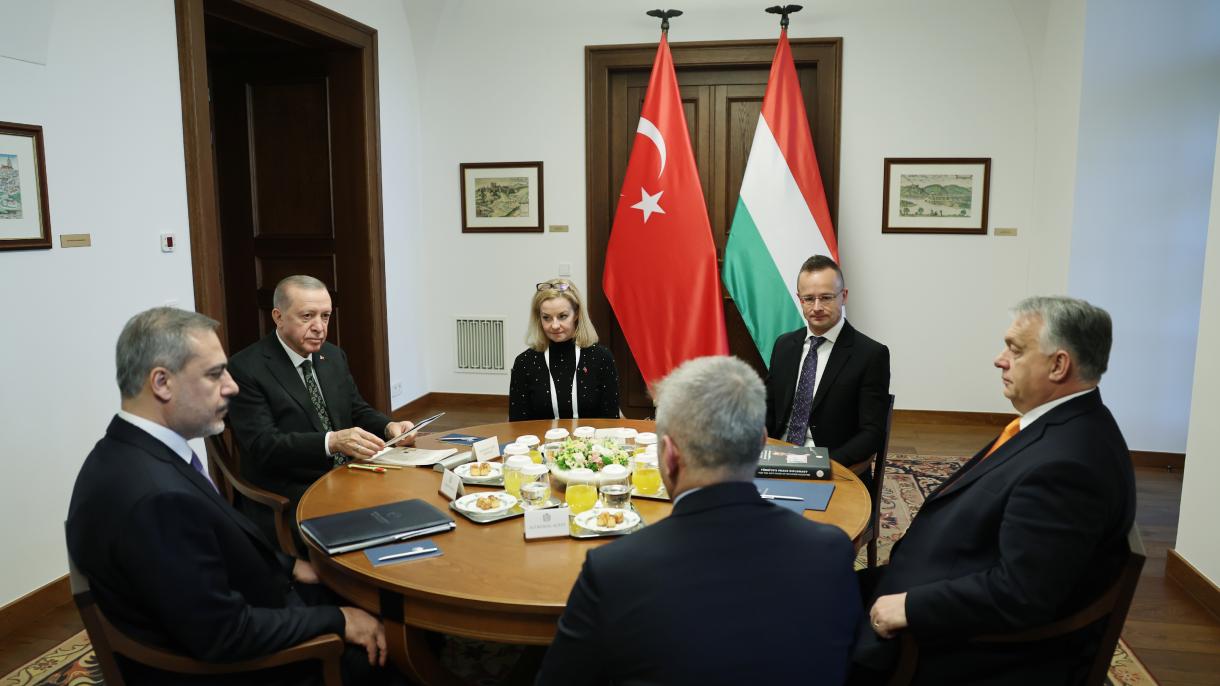 Orbán Viktorral és Novák Katalinnal is tárgyalt Erdoğan