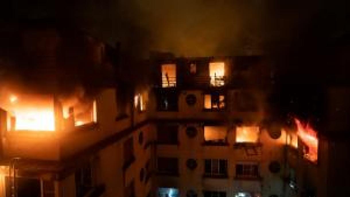 Incêndio em Paris deixa 10 mortos e 30 feridos