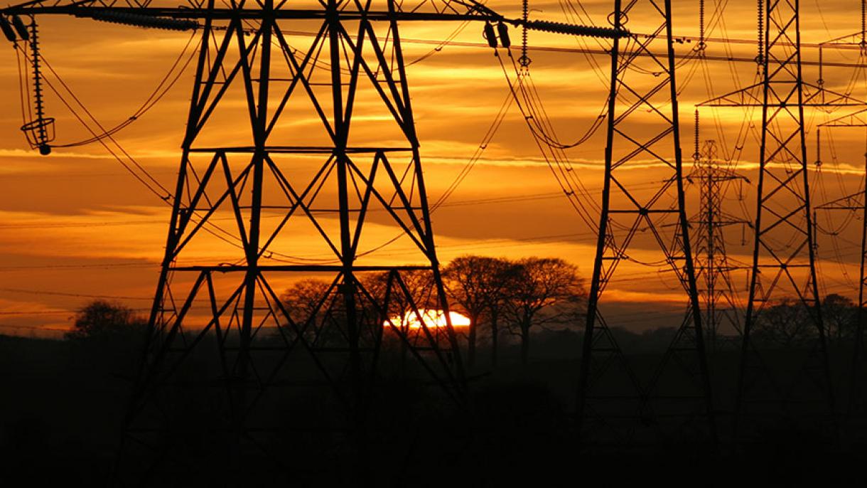 Governo espanhol suspende imposto de geração de eletricidade por um semestre