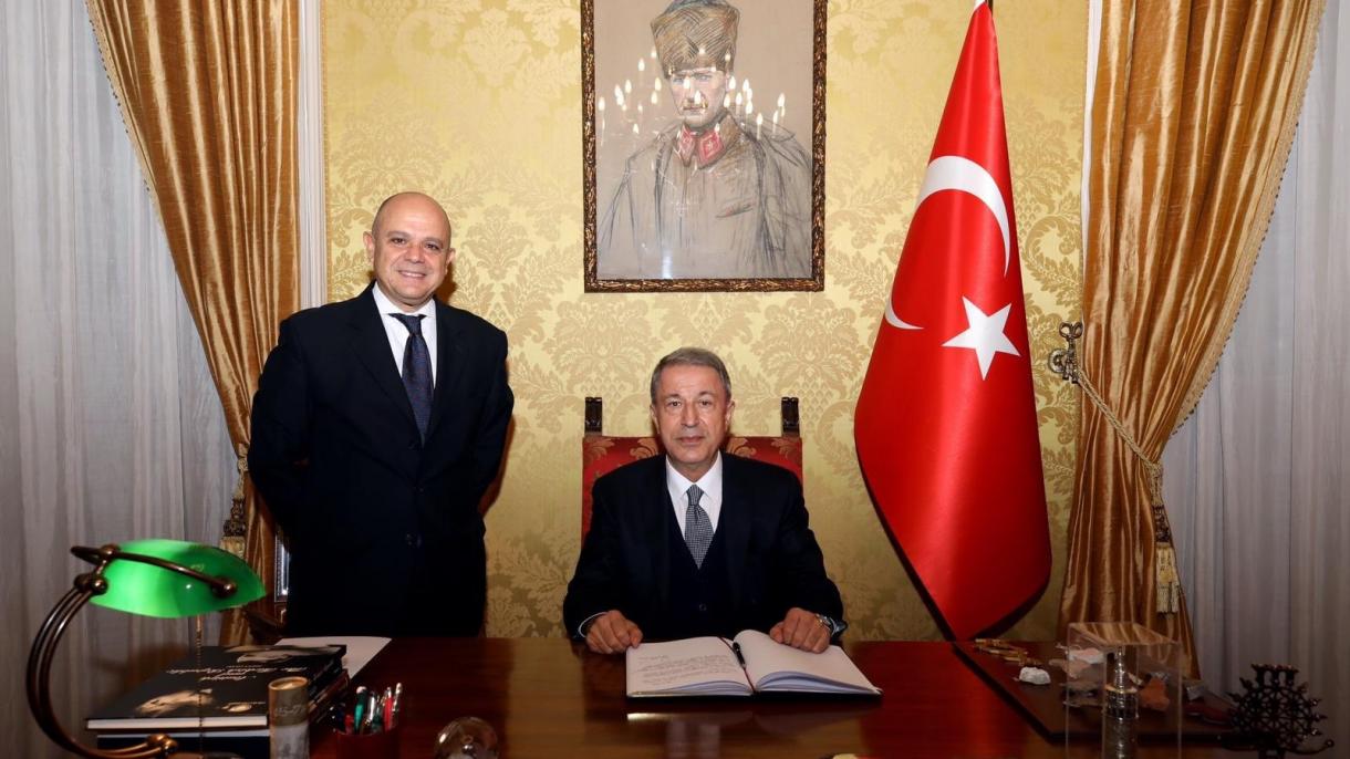 Hulusi Akar a vizitat ambasada Turciei la Roma