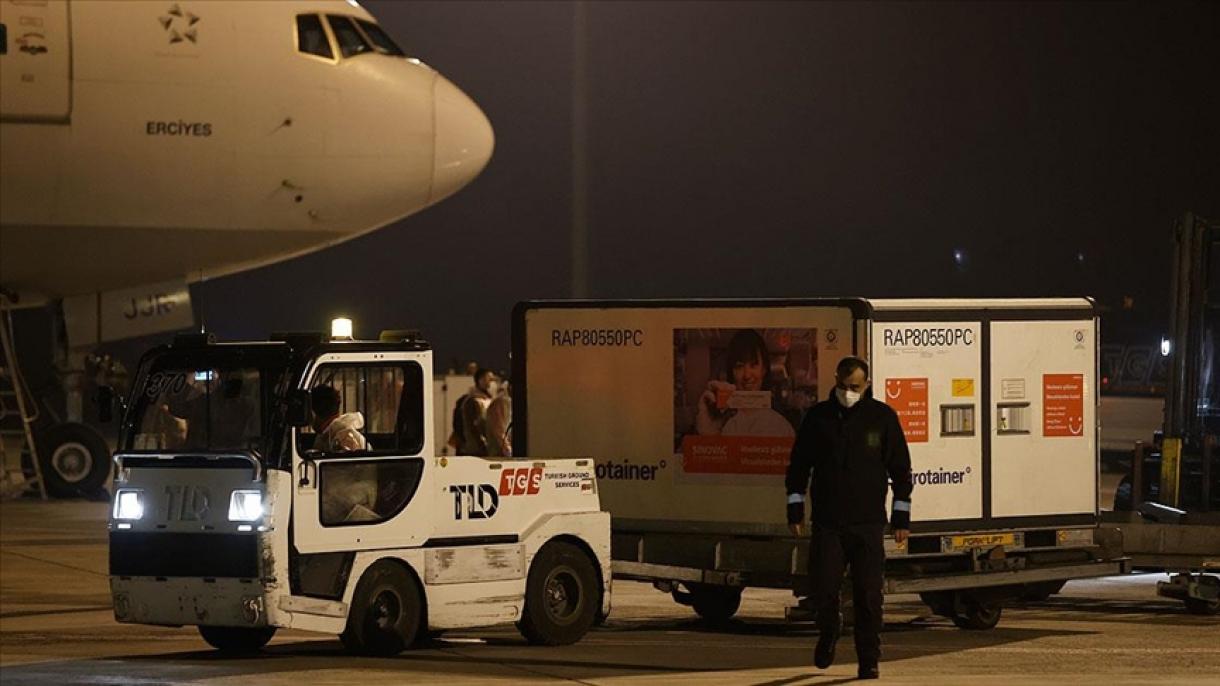 Llega por fin a Turquía cargamento de vacunas desde China