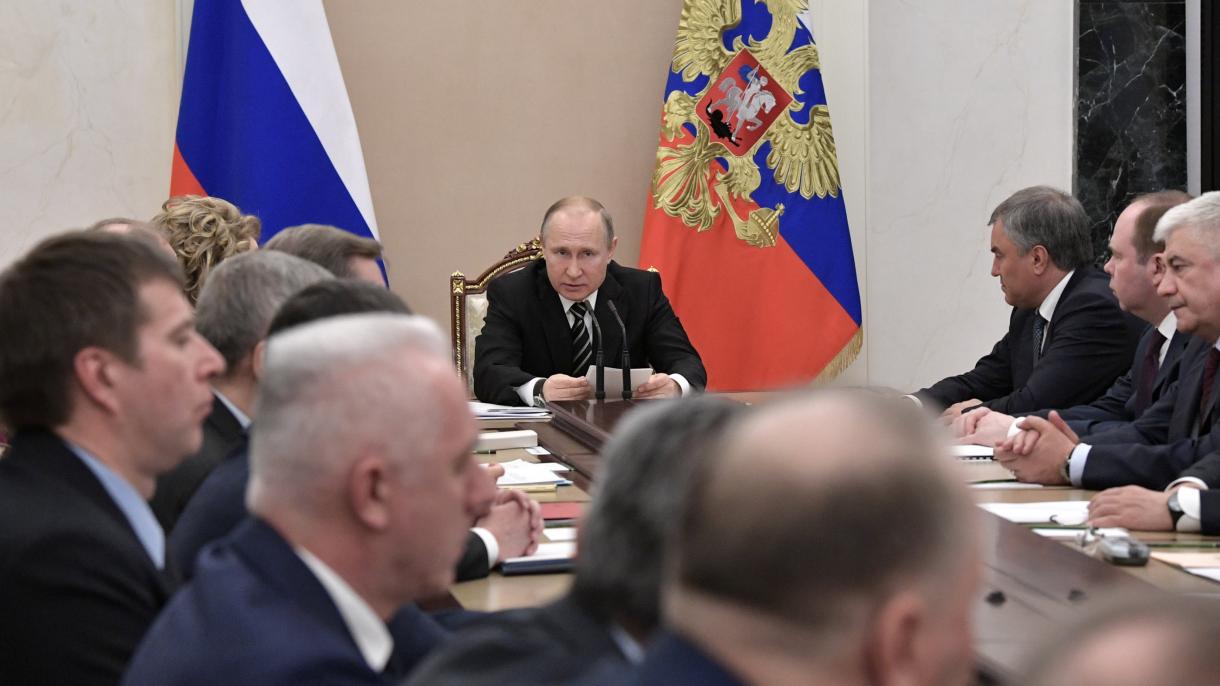 Putin exige modernizar el sector espacial ruso