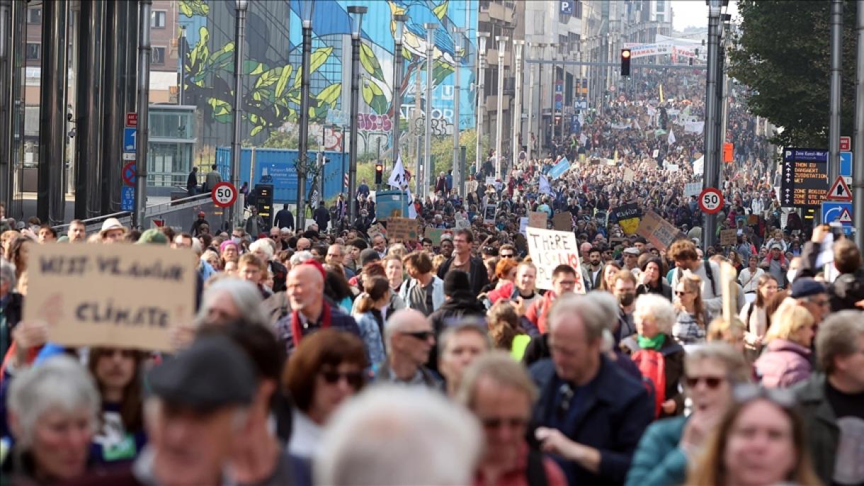 数千人在布鲁塞尔为气候变化举行游行