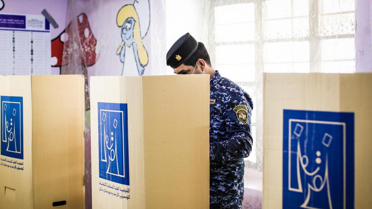 伊拉克启动提前大选投票工作